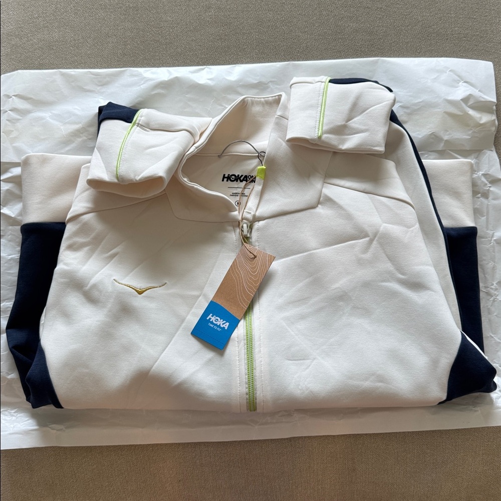 Women's HOKA Kaitoro Knit Cream Bomber Jacket